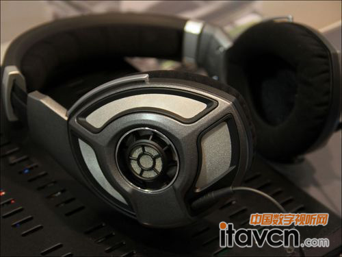 ɭHD700C