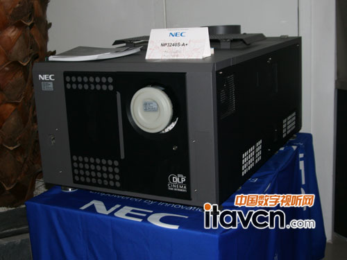 NEC߶4KͶӰCNP3240@GInfocomm