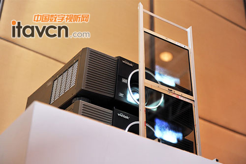 VivitekӍͶӰCD8800^ʬFҕ