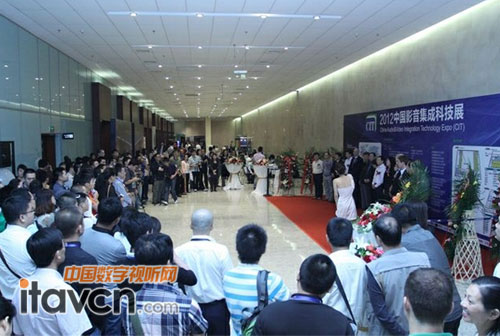 _ĻʽF(xin)ܵ˱^cýwѵʢ酢cc΢^ҼʾAףCIT2012չe