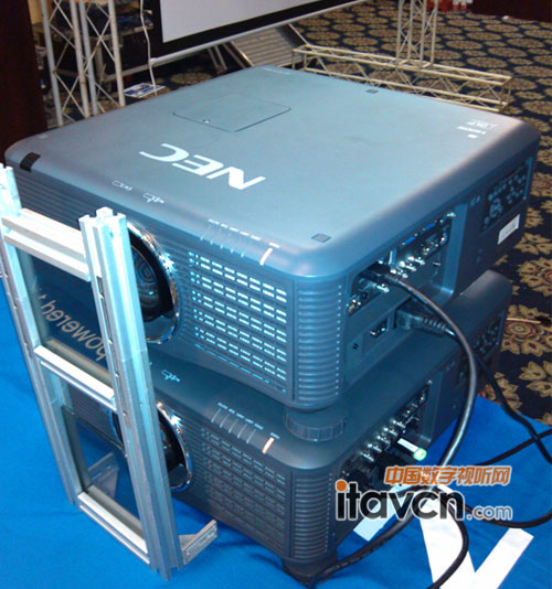 OPSһw(dng)w-2_(ti)NEC PX750U+ 02