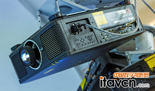 DU8090Z⹤ͶӰC(j)Vivitek(Ӎ)°l(f)¹ԴC(j)